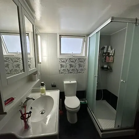 Three Bedroom Family House Casa vacanze