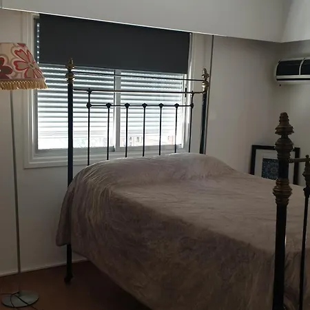 Three Bedroom Family House Дом отдыха Лимасол